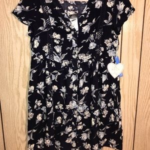 🎉2/$10🎉Blue flower, flowey, button-down dress!